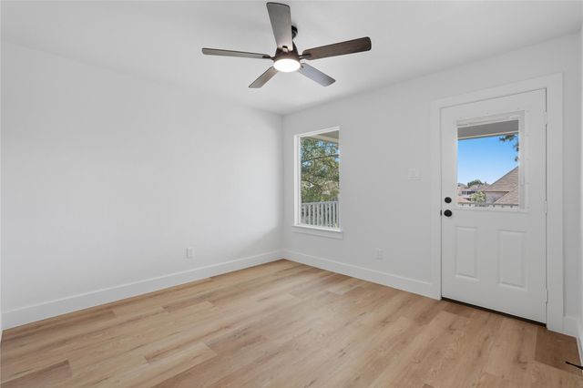 240 Sarasota Circle S, Montgomery, TX 77356