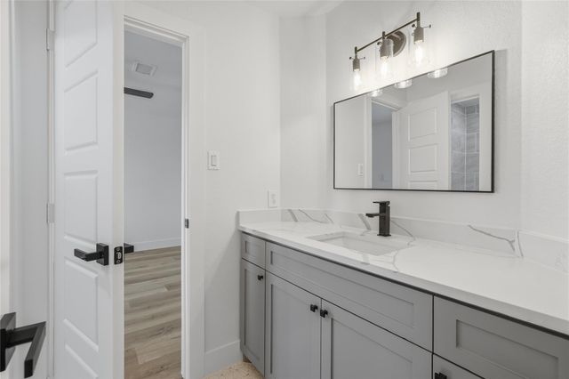 240 Sarasota Circle S, Montgomery, TX 77356