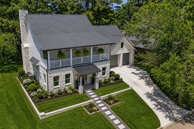 240 Sarasota Circle S, Montgomery, TX 77356