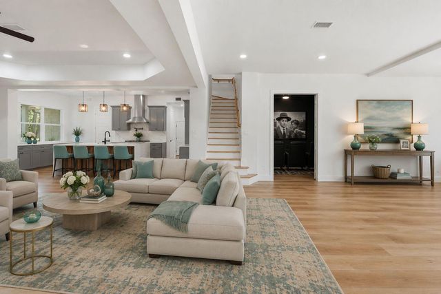 240 Sarasota Circle S, Montgomery, TX 77356