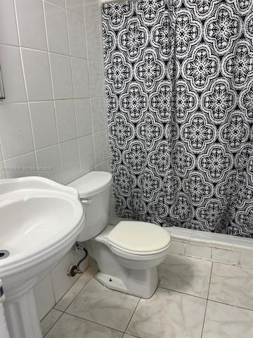 2075 NE 164th Street 204, North Miami Beach, FL 33162