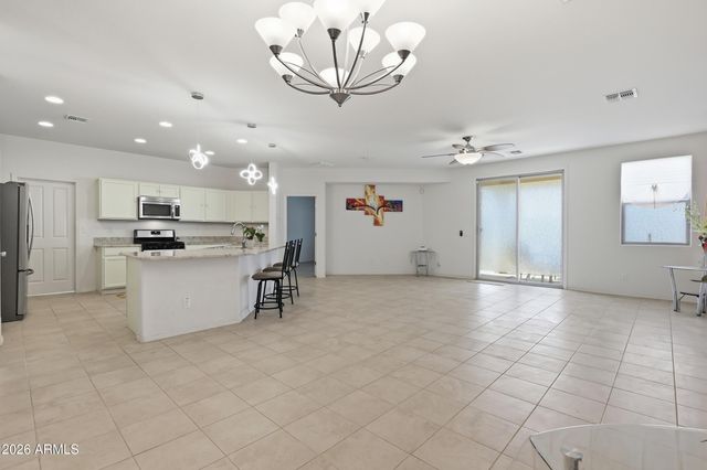 40820 W TAMARA Lane, Maricopa, AZ 85138