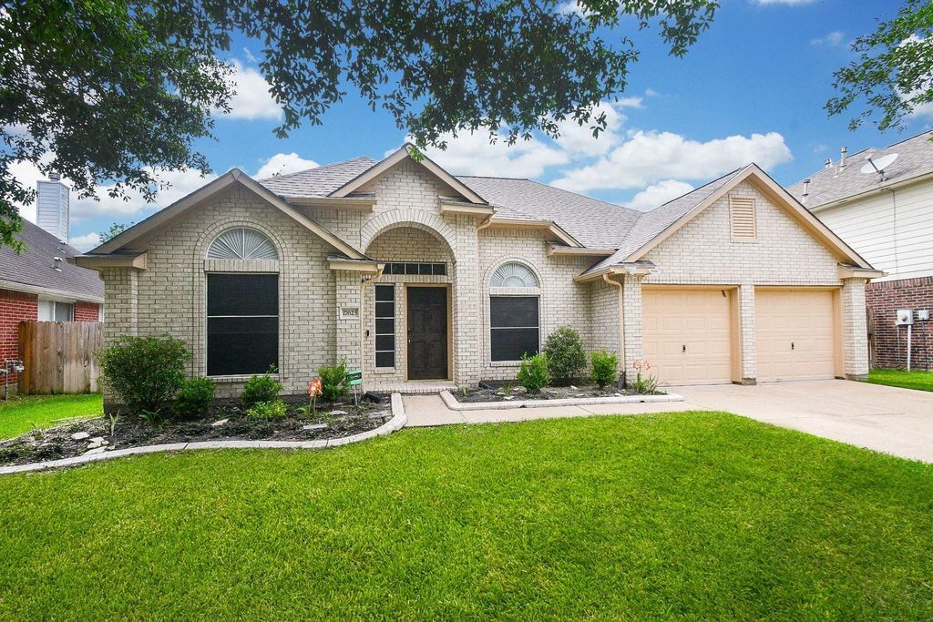 17623 W Copper Lakes Drive, Houston, TX 77095