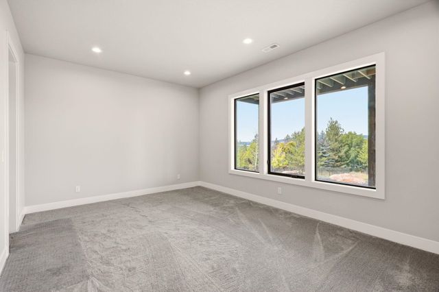 238 N Legacy Ridge Dr, Liberty Lake, WA 99019