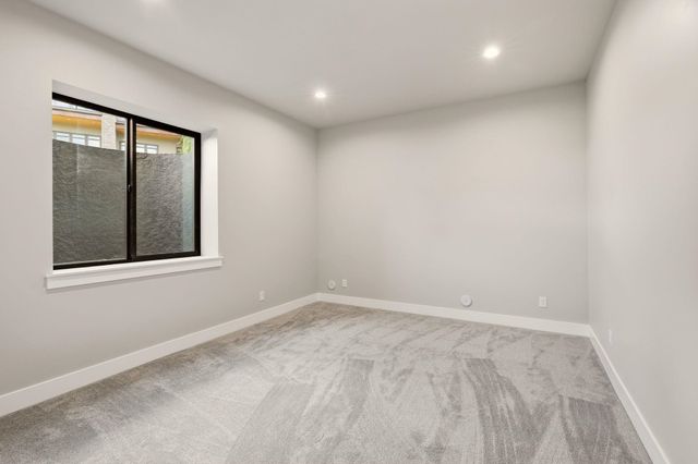238 N Legacy Ridge Dr, Liberty Lake, WA 99019