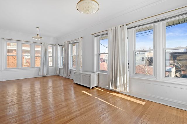 8015 S Sangamon Street, Chicago, IL 60620