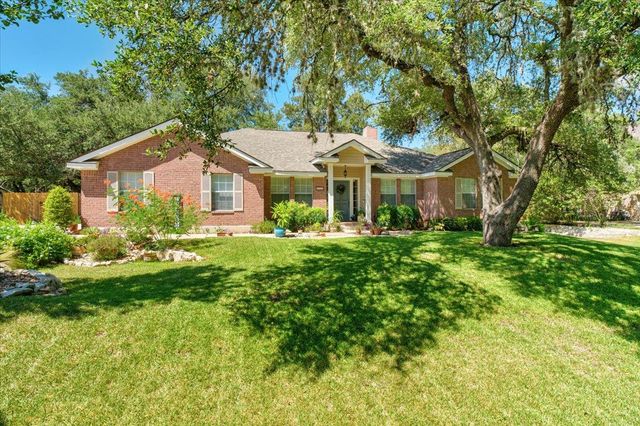 202 Treetop WAY, Buda, TX 78610