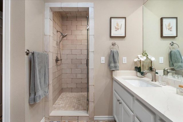 202 Treetop WAY, Buda, TX 78610