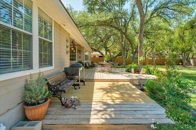 202 Treetop WAY, Buda, TX 78610