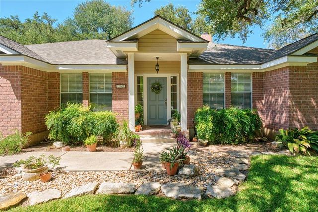 202 Treetop WAY, Buda, TX 78610