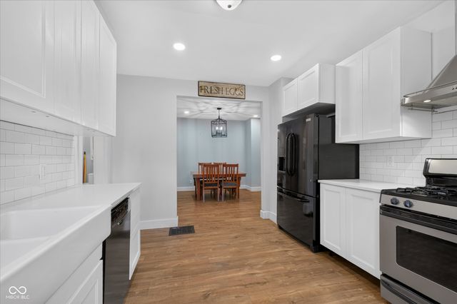 2424 W 61st Street, Indianapolis, IN 46228