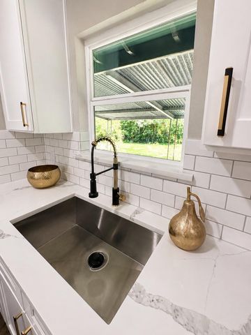 4935 Enyart Street, Houston, TX 77021