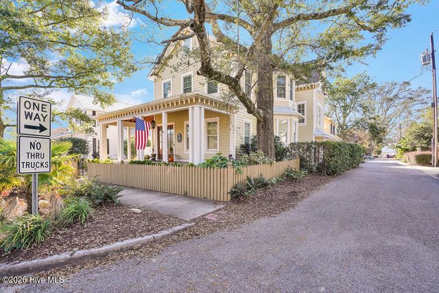 6098 Turtlewood Drive, Southport, NC 28461