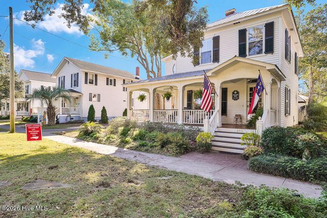 6098 Turtlewood Drive, Southport, NC 28461