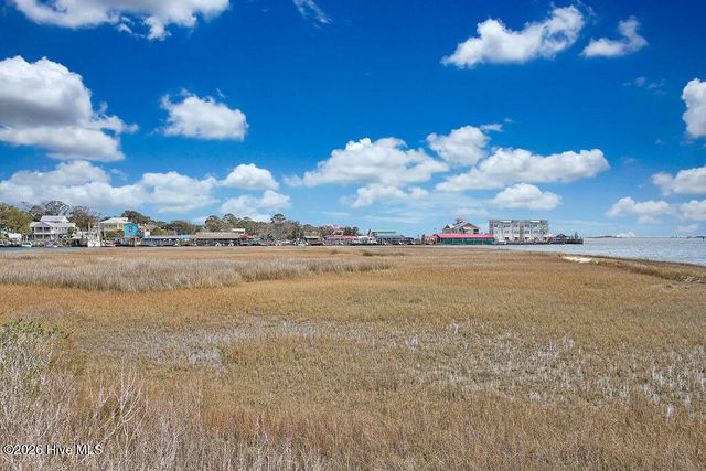 6098 Turtlewood Drive, Southport, NC 28461