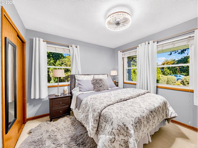 1515 Ne 129TH Pl, Portland, OR 97230