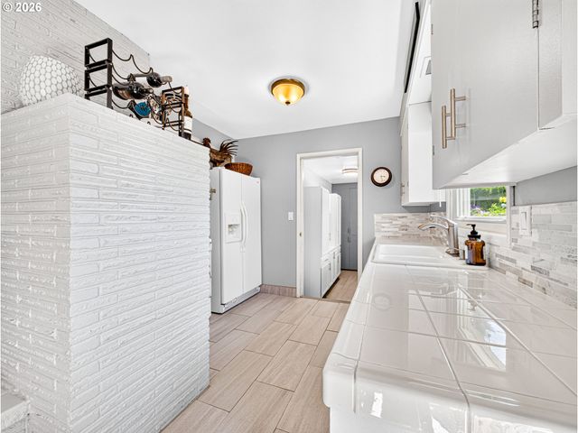 1515 Ne 129TH Pl, Portland, OR 97230