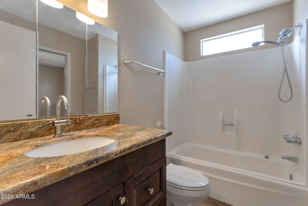 Image 11 of property listing at 6540 N 7TH Avenue 42, Phoenix, AZ 85013