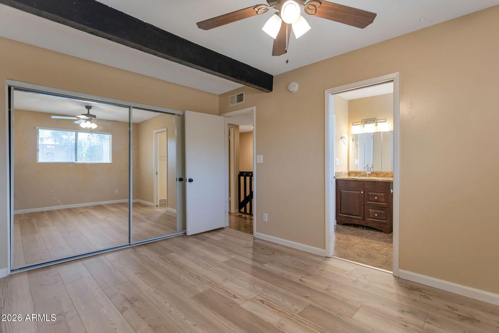 Image 9 of property listing at 6540 N 7TH Avenue 42, Phoenix, AZ 85013