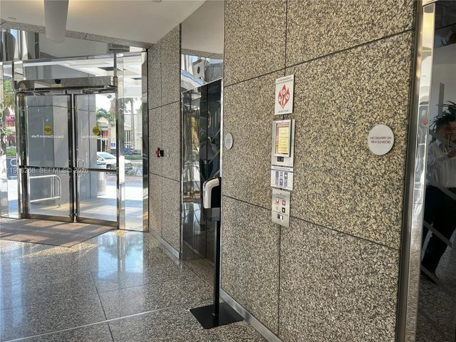 2100 Ponce De Leon Blvd Mezzanine, Coral Gables, FL 33134