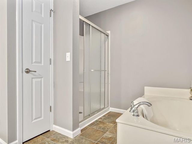 134 Colonial Drive, Hamel, IL 62046