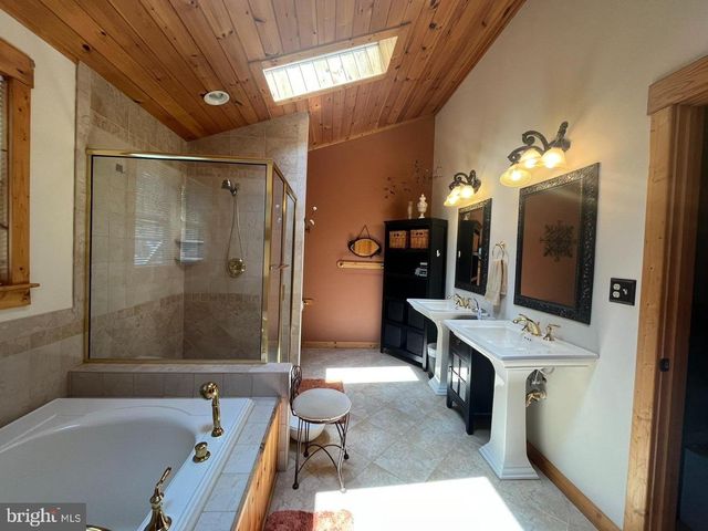 459 WINDY PINES RD, Front Royal, VA 22630