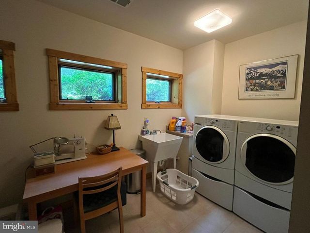459 WINDY PINES RD, Front Royal, VA 22630