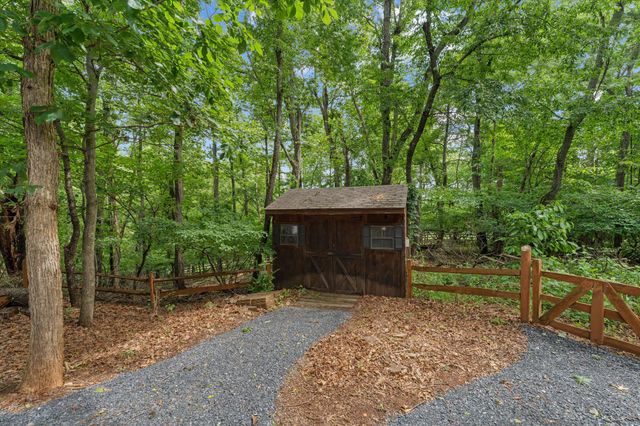 459 WINDY PINES RD, Front Royal, VA 22630