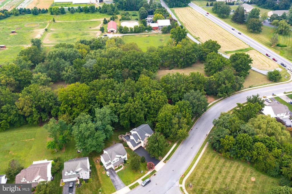 1693 PIONEER RD, Lancaster, PA 17602