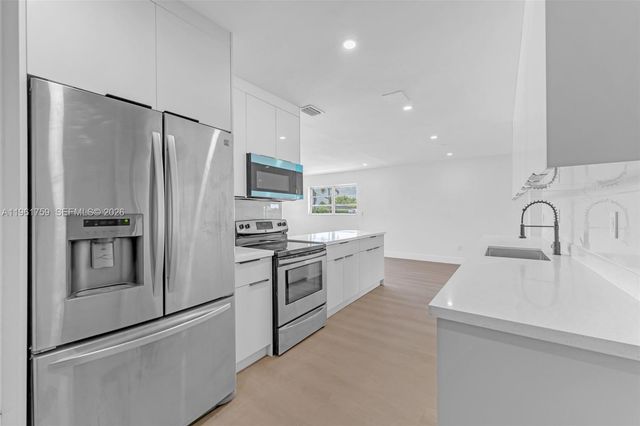 11711 SW 181st Ter, Miami, FL 33177