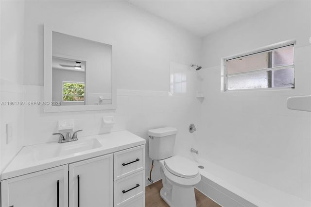 11711 SW 181st Ter, Miami, FL 33177