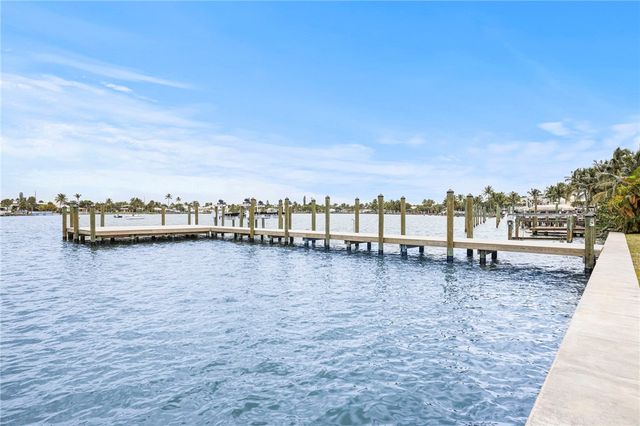 1564 Thumb Point Drive, Fort Pierce, FL 34949