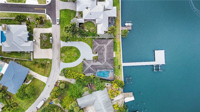 1564 Thumb Point Drive, Fort Pierce, FL 34949