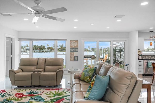 1564 Thumb Point Drive, Fort Pierce, FL 34949