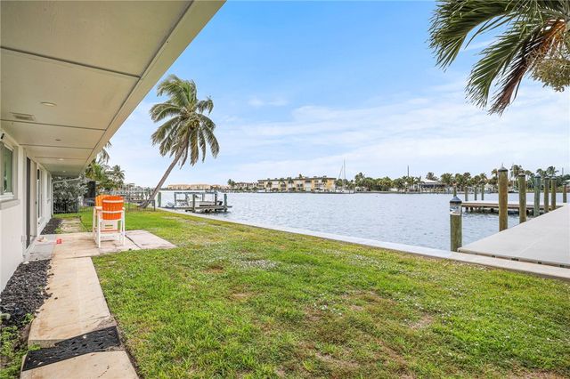 1564 Thumb Point Drive, Fort Pierce, FL 34949