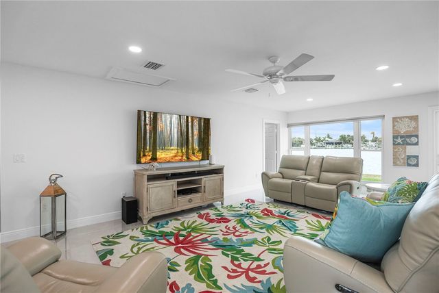 1564 Thumb Point Drive, Fort Pierce, FL 34949