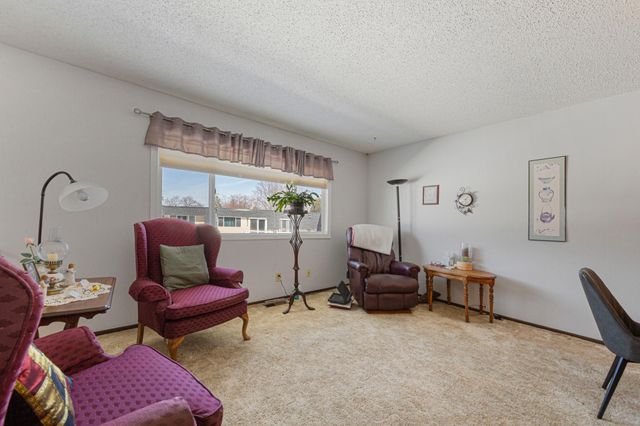 3955 Dawn Way, Inver Grove Heights, MN 55076