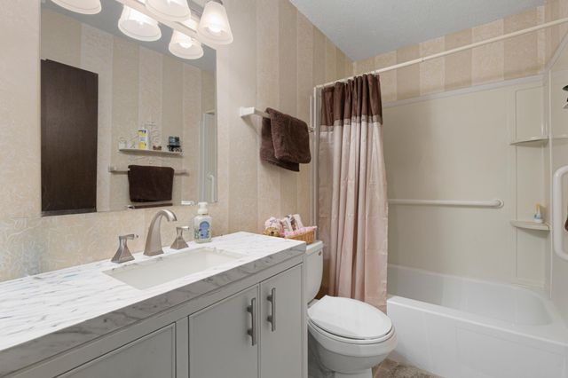 3955 Dawn Way, Inver Grove Heights, MN 55076