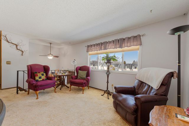 3955 Dawn Way, Inver Grove Heights, MN 55076