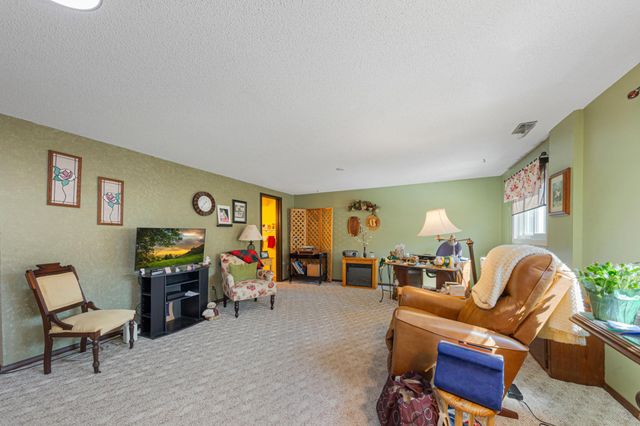 3955 Dawn Way, Inver Grove Heights, MN 55076