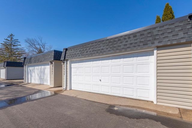 3955 Dawn Way, Inver Grove Heights, MN 55076