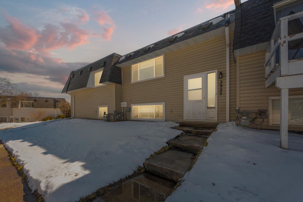 3955 Dawn Way, Inver Grove Heights, MN 55076