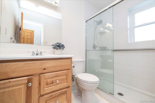 210 Westend Avenue 8A, Freeport, NY 11520