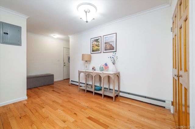 210 Westend Avenue 8A, Freeport, NY 11520