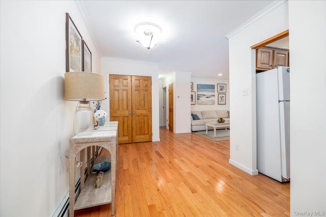 210 Westend Avenue 8A, Freeport, NY 11520