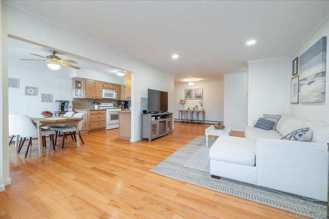 210 Westend Avenue 8A, Freeport, NY 11520