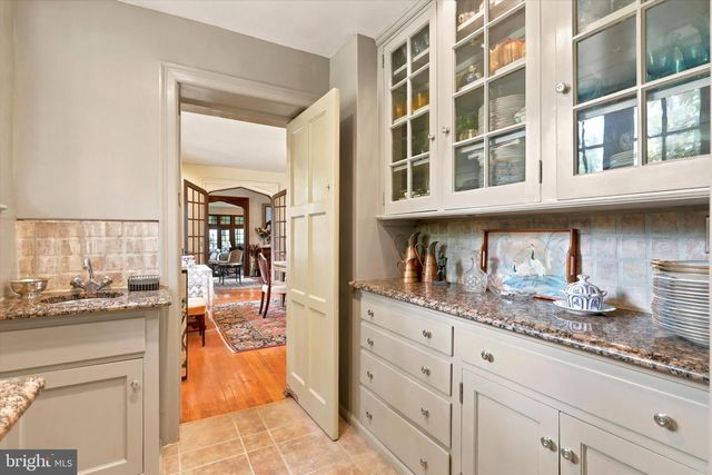 422 DONALYN LN, Berwyn, PA 19312