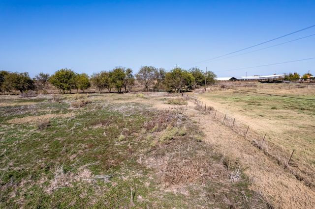 5814 Woodard Avenue, Cleburne, TX 76033
