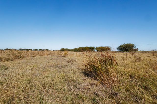 5814 Woodard Avenue, Cleburne, TX 76033