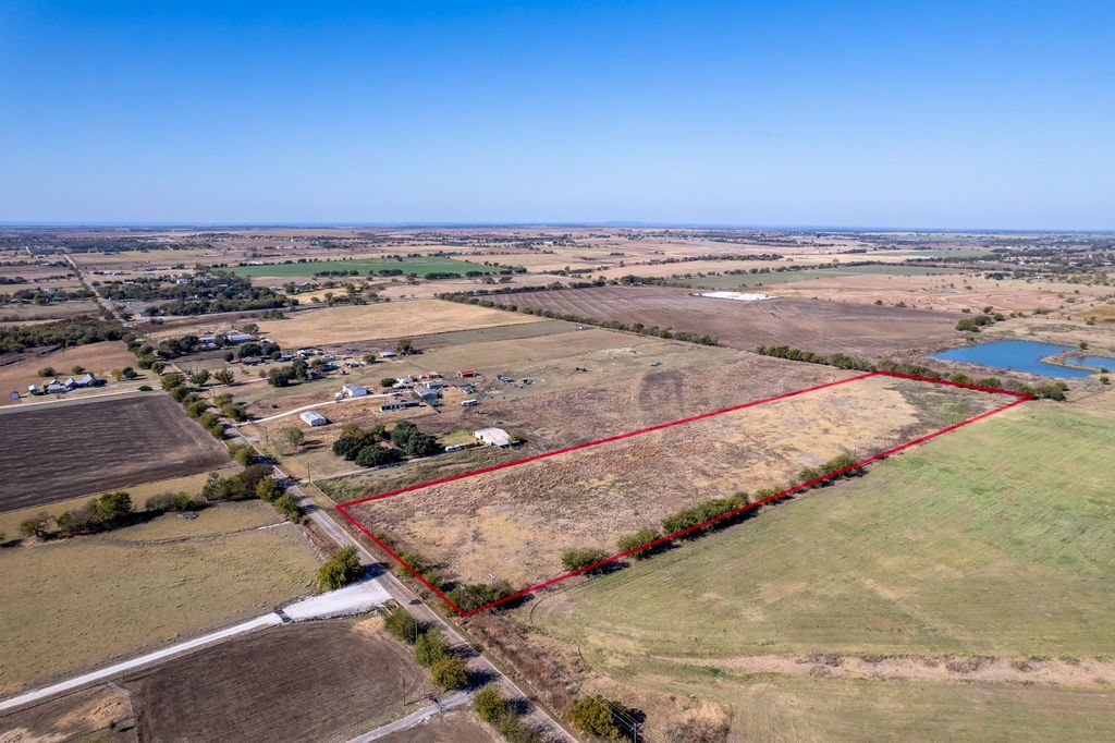 5814 Woodard Avenue, Cleburne, TX 76033